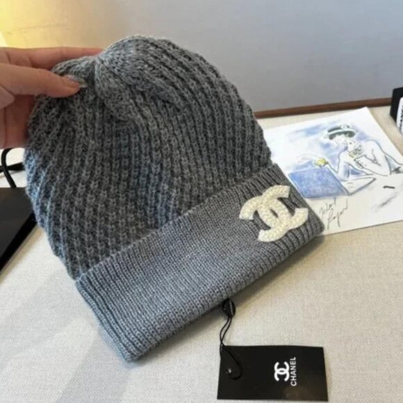 Chanel Gray Knit Beanie with Classic Logo - Picture 4 of 6